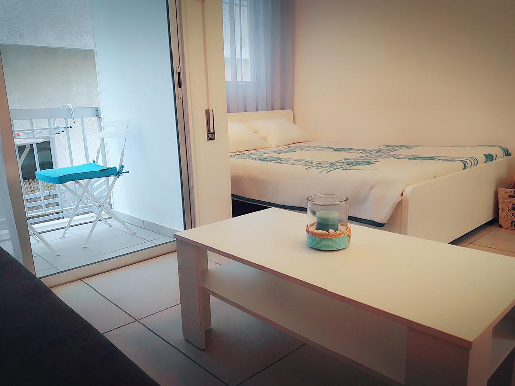 Billis Beach Apartment Limasol Buitenkant foto