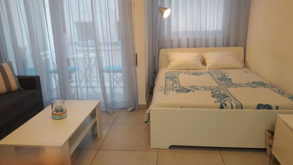 Billis Beach Apartment Limasol Buitenkant foto