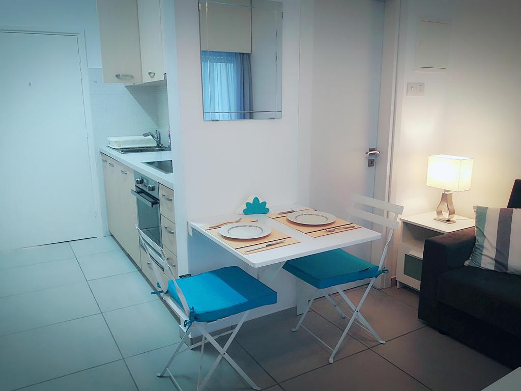 Billis Beach Apartment Limasol Buitenkant foto